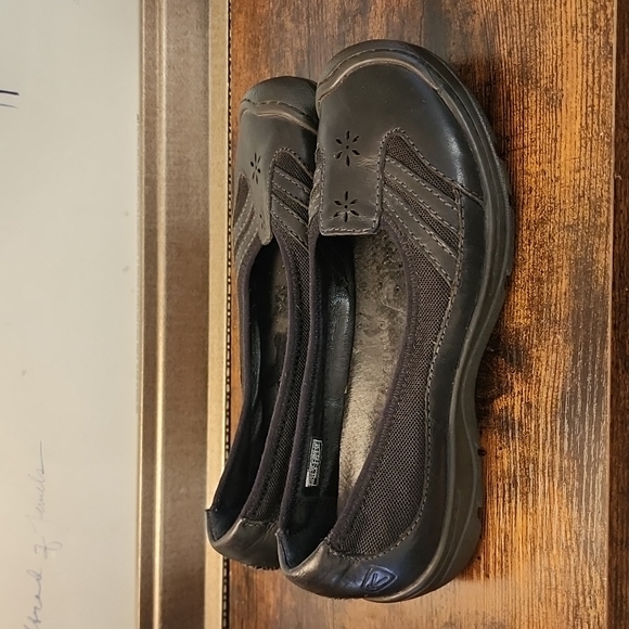 Keen Women Black Leather Flats Shoes Size 8 US 38.5 EU - Picture 5 of 8